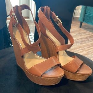 NEW Gianni Bini Neutral Platform Wedge Sandal, Sz 10